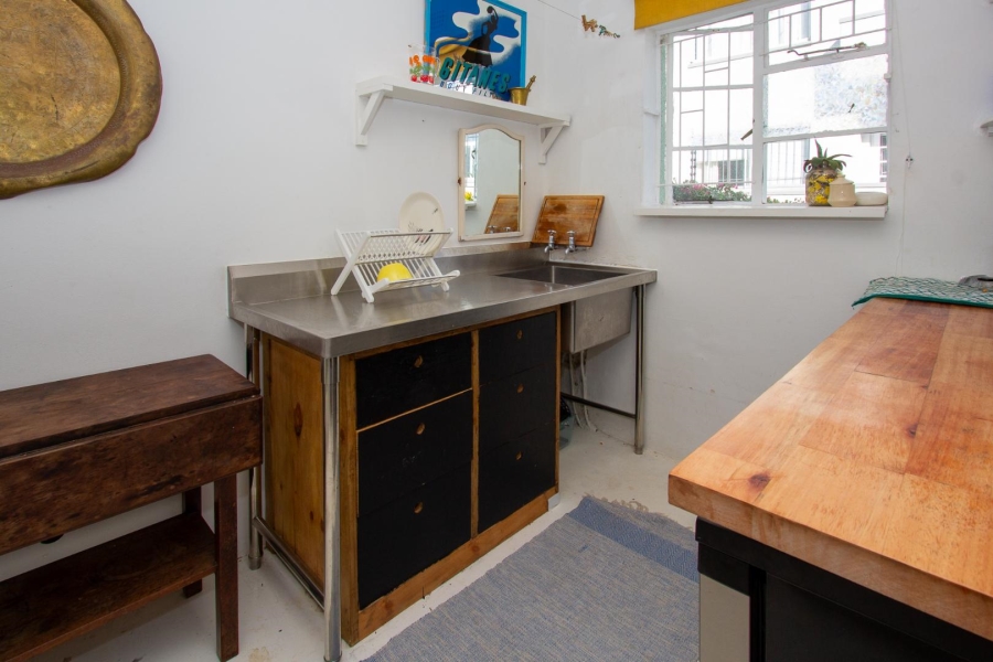 To Let 1 Bedroom Property for Rent in Vredehoek Western Cape